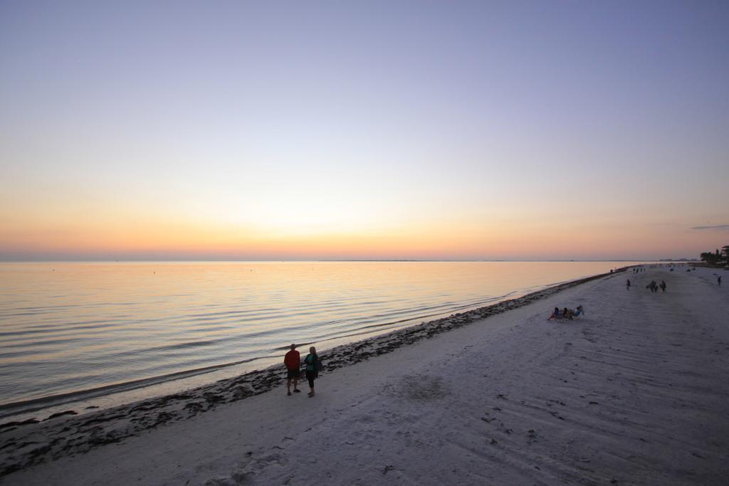 Lighthouse Resort: Inn & Suites Fort Myers Exteriör bild