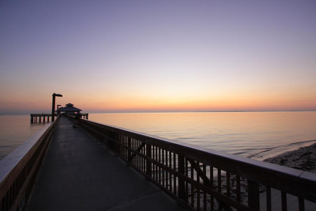 Lighthouse Resort: Inn & Suites Fort Myers Exteriör bild